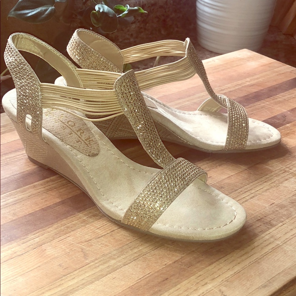 NWB- New York Transit embellished Sandals